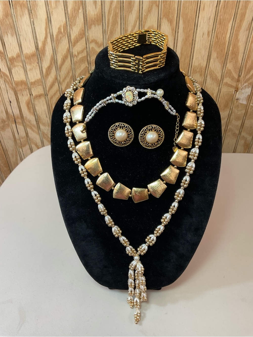 Gold-Tone Pearl Necklace Set - Classic Women Jewelry